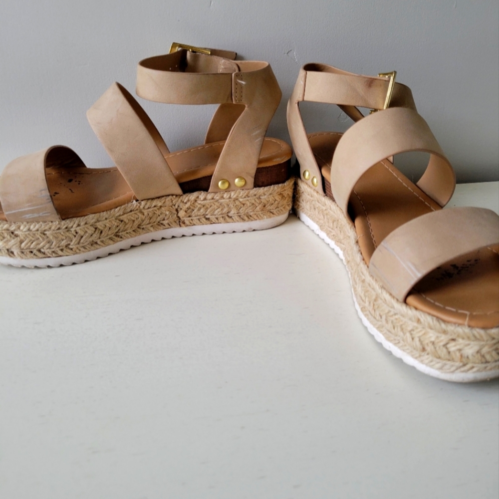 SODA platform Sandals